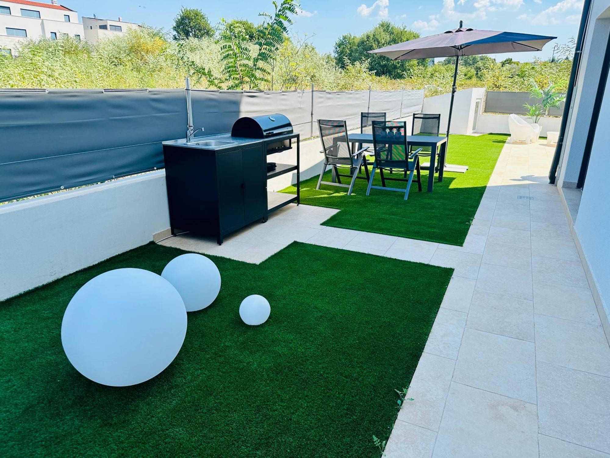 Apartamento New Exclusive With Garden And Private Pool Near The Sea Poreč